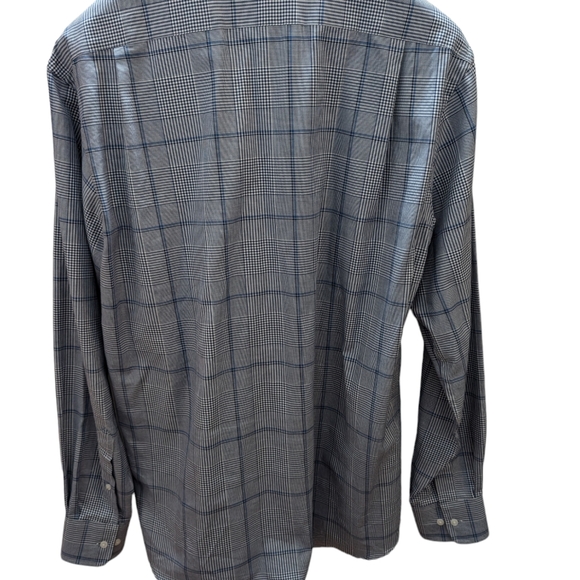 Tommy Hilfiger button up - Picture 4 of 10